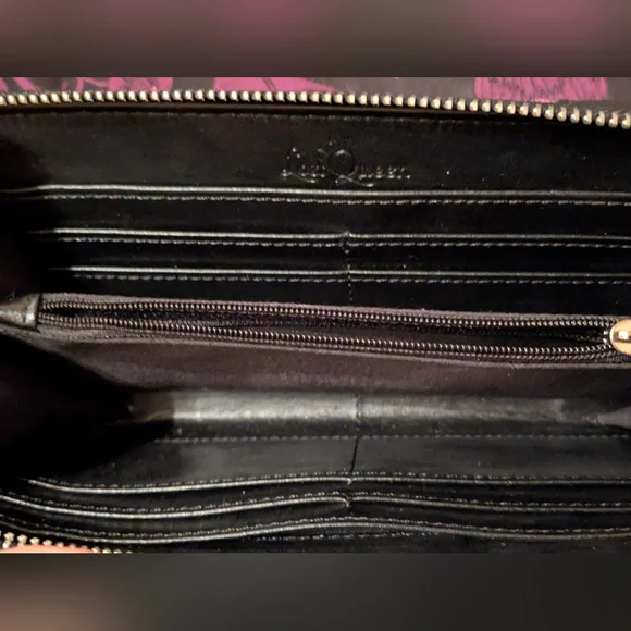 Lost Queen Pink Tartan Handcuff Wallet - Picture 5 of 5